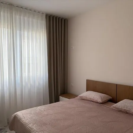 Appartement New Apartment, 15 Mins From The Airport *