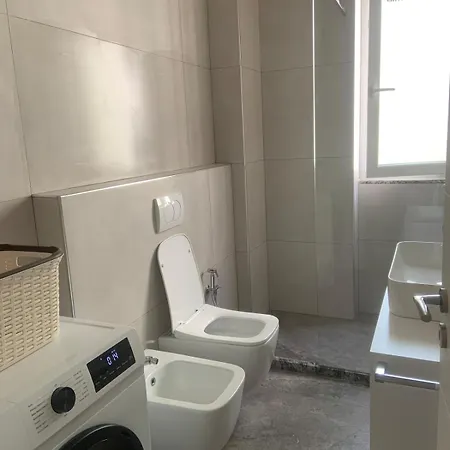 New Apartment, 15 Mins From The Airport *