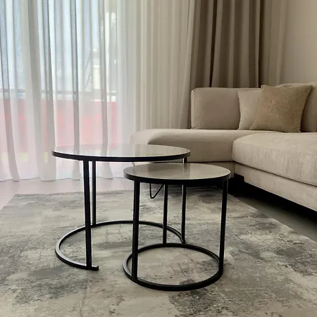 Appartement New Apartment, 15 Mins From The Airport *